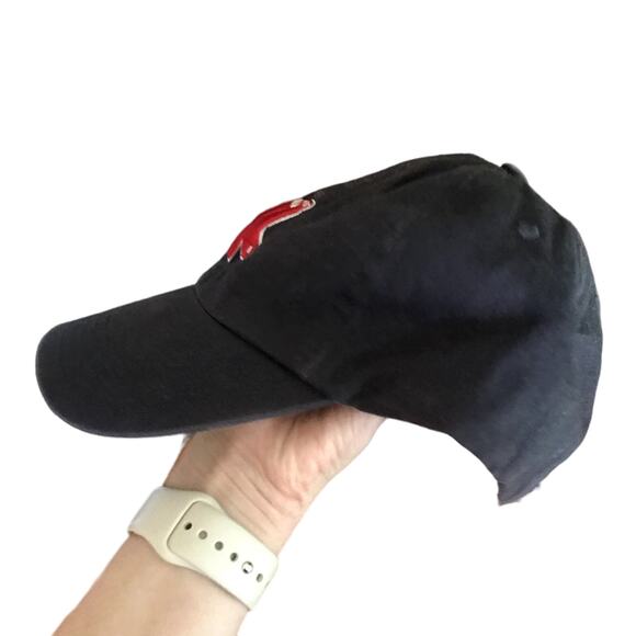 Boston Red Sox Fan Favorite Hat - Picture 2 of 4